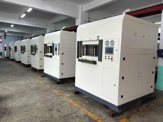 碳纖維熱壓成型機(jī)在體育休閑領(lǐng)域中的優(yōu)勢(shì)